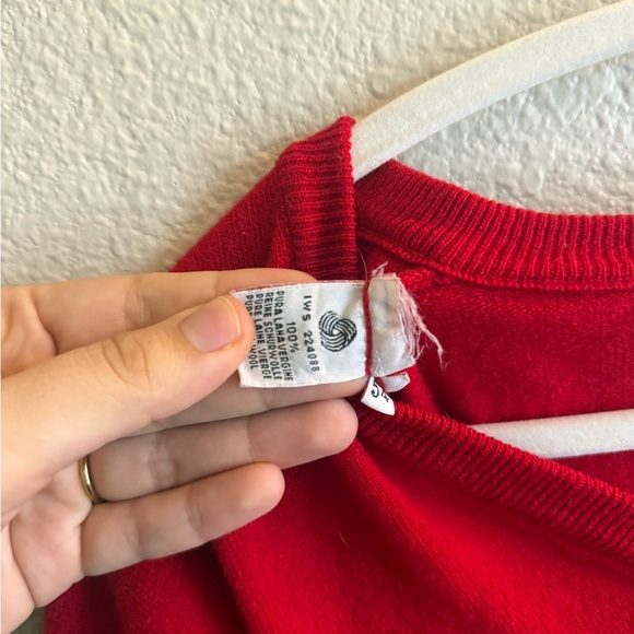 United Colors Of Benetton Scarlet V-Neck Cozy Sweater Winter Valentine's day - Picture 4 of 10